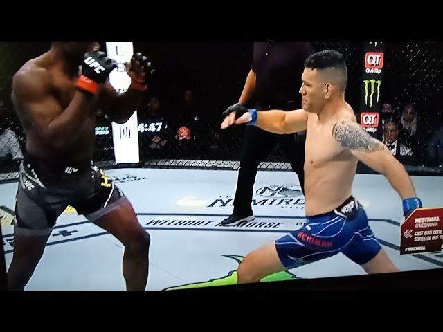 UFC261 Jambe Casser Choquant  Chris Weidman vs Uriah Hall (Âme Sensible S'abstenir)