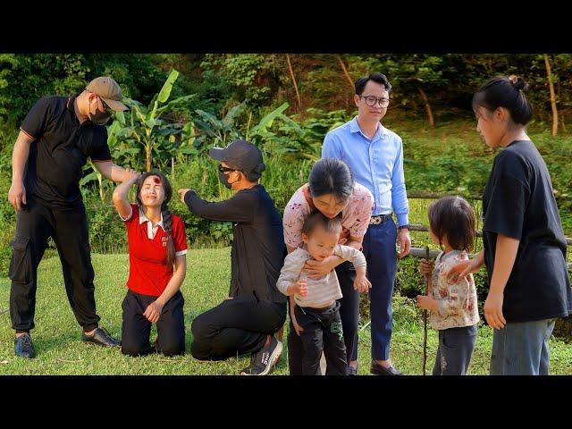 CEO Alex saved Linda Loan and helped orphans