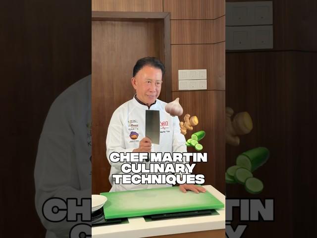 Legend Chef Martin Yan show how to cut ingredients like a pro #knifeskills #masterchef #martinyan
