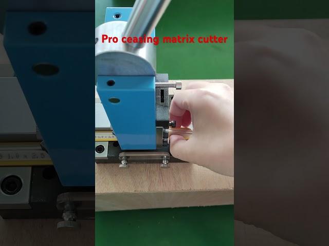 Easy and precise cut Manual creasing matrix cutter working demo for boxmakers! #boxmaker #diemakers