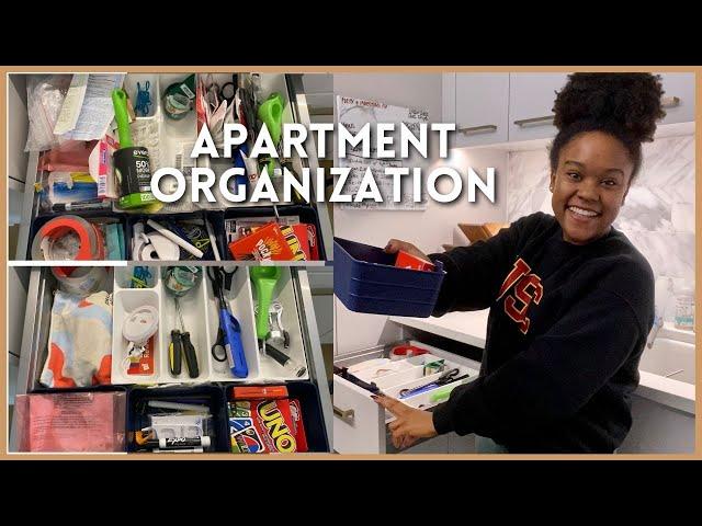 ORGANIZE MY SMALL APARTMENT WITH ME! (Under the Sink, Bathroom, Drawer & Entryway)