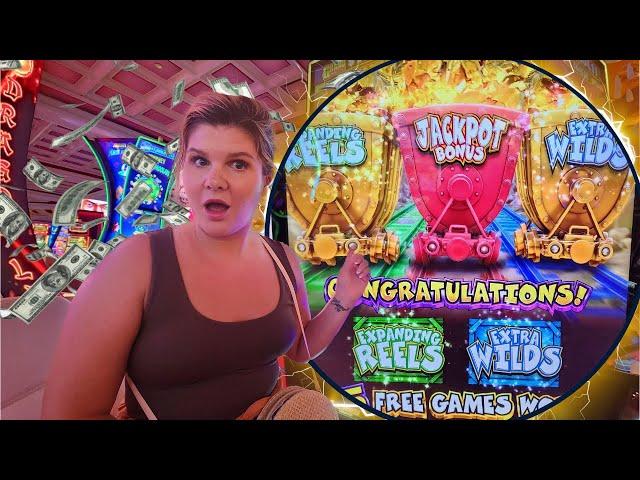 This NEW Slot Machine Has INSANE Bonuses! (Super Burst Cartin' Gold)