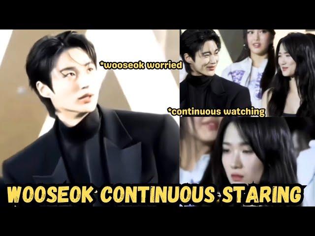 Wooseok seems worried for Hyeyoon, Wooseok continuously staring at Hyeyoon during awards