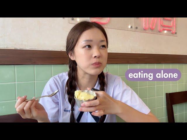 exploring the best food neighborhood in Bangkok ~ Banthat Thong