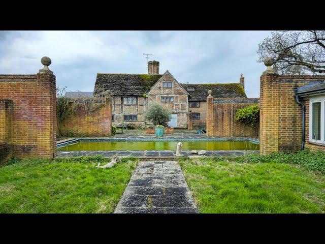 We Found a HUGE Abandoned Mansion Left to Decay - With Everything Left Behind!