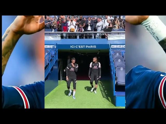 Neymar Messi Mbappe entrando em campo pra treinar no Parc des princes ️