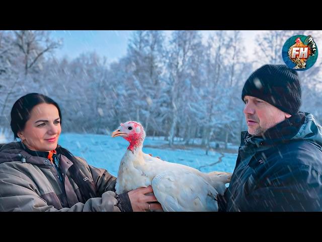 LIFE in the a remote forest village! Holiday turkey from the oven. Happy animals.Traditional cooking