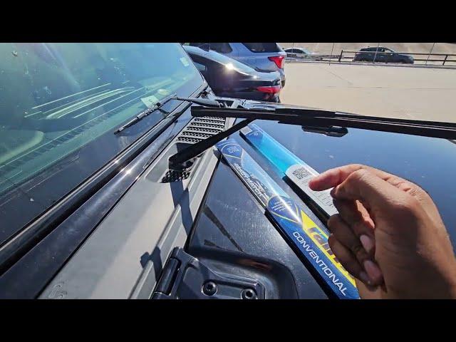 How to change your Jeep Gladiator Wipers #tutorial