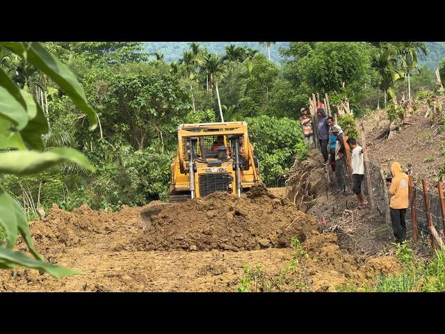 CAT D6R XL Bulldozer Opens New Paths for Citizens