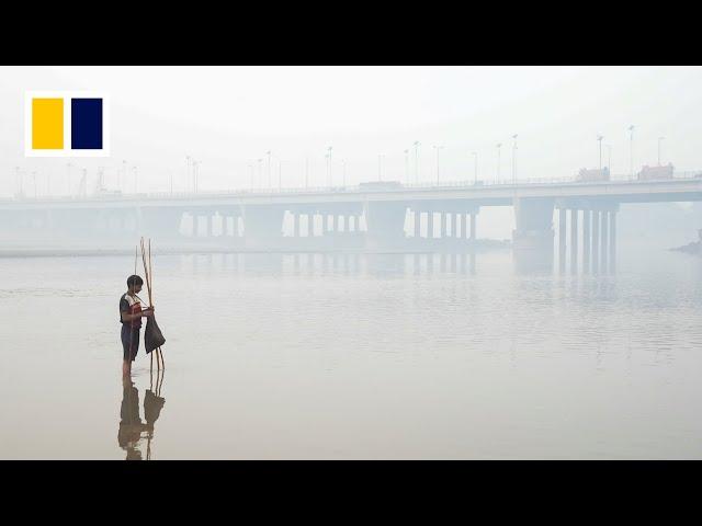 Pakistanis choke on toxic smog in Lahore