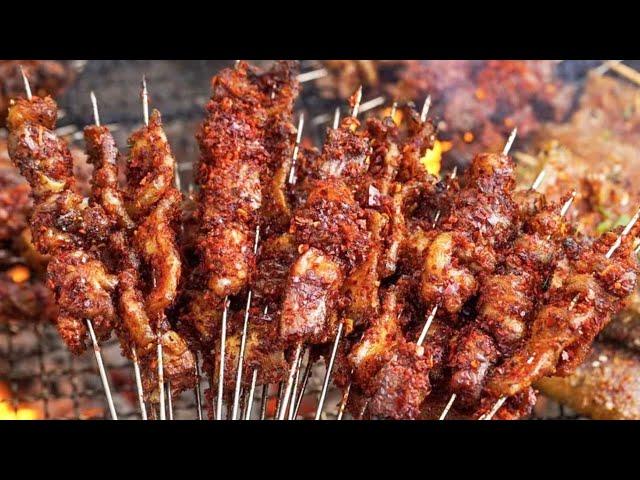 Spicy Chinese-style kebabs|The annual cat's kitchen skewering conference,hot and spicy,come and  eat