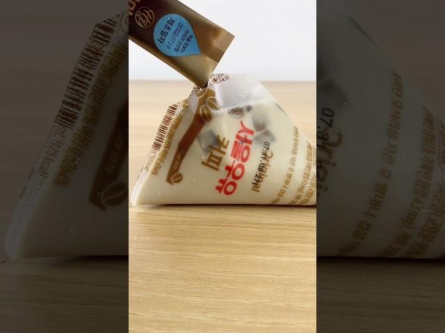 이상하게 더 맛있는 삼각 커피우유로 만든 라떼 Latte with coffee milk