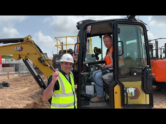 New 3D machine control for compact excavators - Leica Geosystems showcase iCON Site Excavator