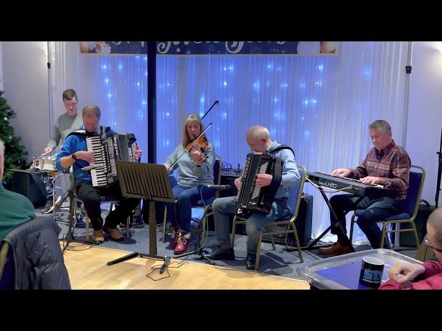 Frank Morrison & Friends playing reels on New Years Day 2023