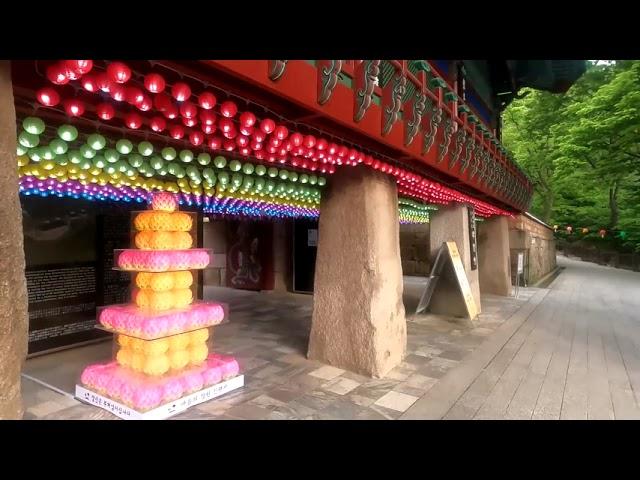 Shamanism experience, Eunpyeong Hanok Village, and Jingwansa Buddhist Temple tour (offline) in Seoul