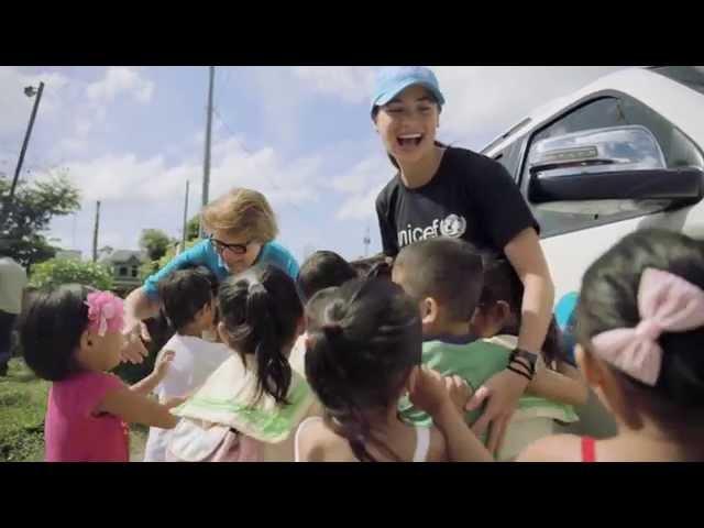 Anne Curtis visits children and families affected by Typhoon Yolanda with UNICEF PHILIPPINES