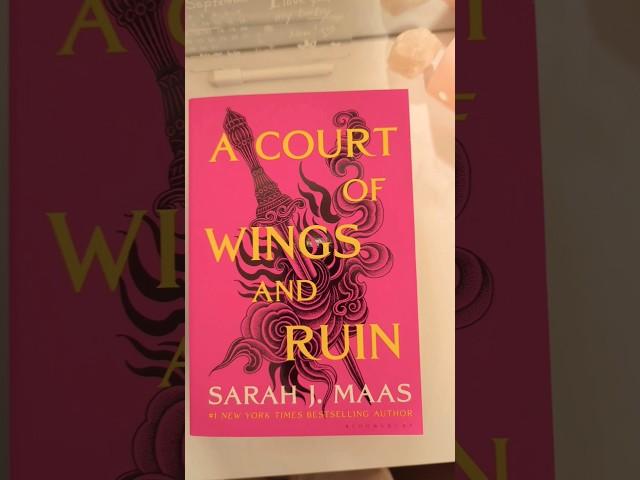 🩷Books🩷 #books #booktok #sarahjmaas #booklover #fyp #short #bookshort #feeds #book