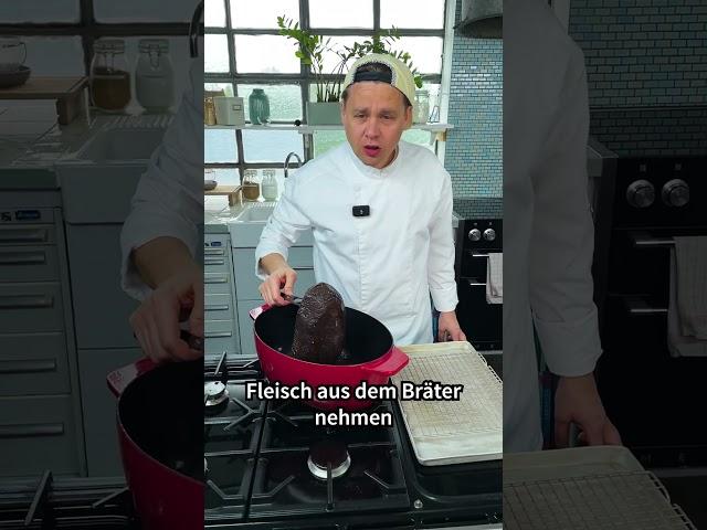 Hier kommt der nächste Klassiker: Hannes verrät euch heute, wie er leckeren Sauerbraten zubereitet 