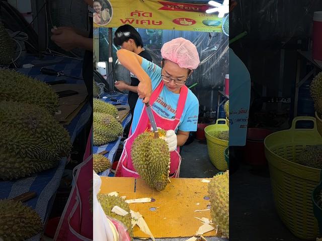 Thai Lady Cutting Giant Durian - Fruit Cutting Skills