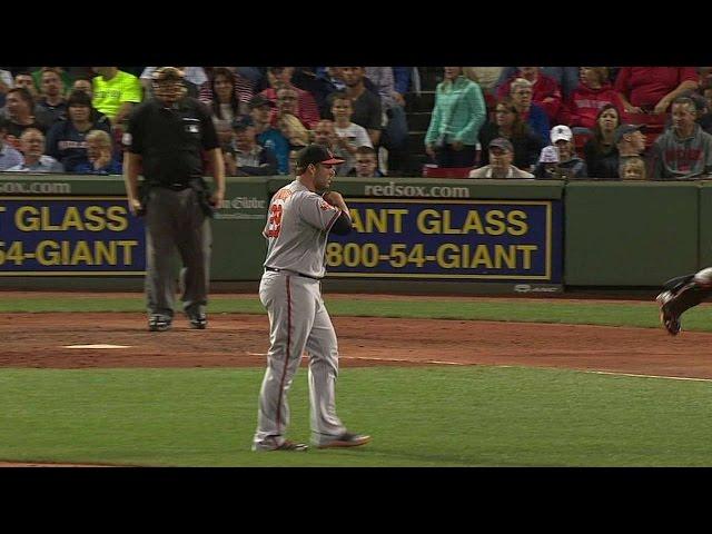 BAL@BOS: Hunter fans Ross to escape the bases loaded