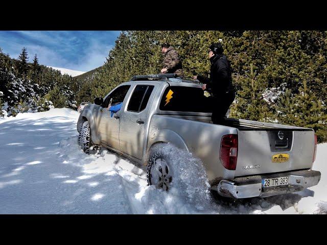 Nissan Navara vs Mitsubishi Triton OFF ROAD  TURKIYE 