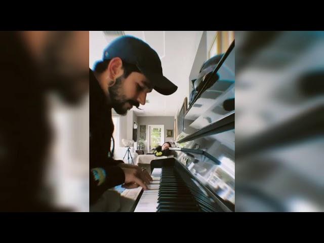 Camilo - Favorito (versión acústica en piano)