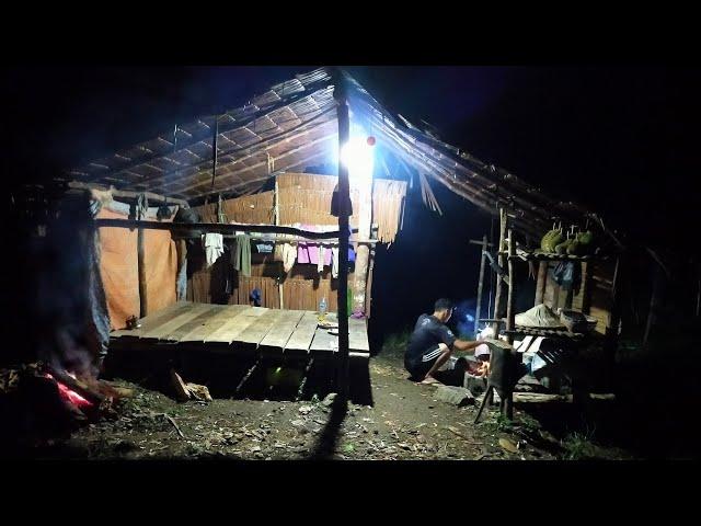 Suku Dayak || Suasana Malam hari di Pondok Hutan Kalimantan