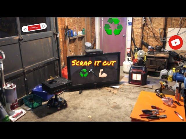 Scrapping A Plasma T.V for Cash #scraplife #scrapmetal #ewaste #recycling