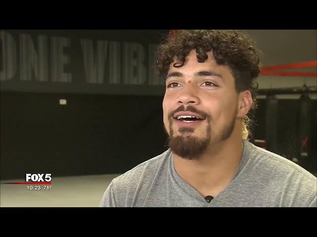 Falcons linebacker Duke Riley training with MMA title holder