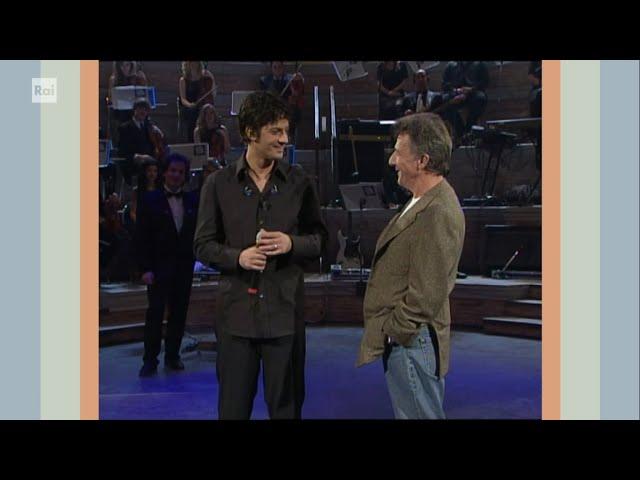 Fiorello e Dustin Hoffman sul palco di "Stasera pago io"