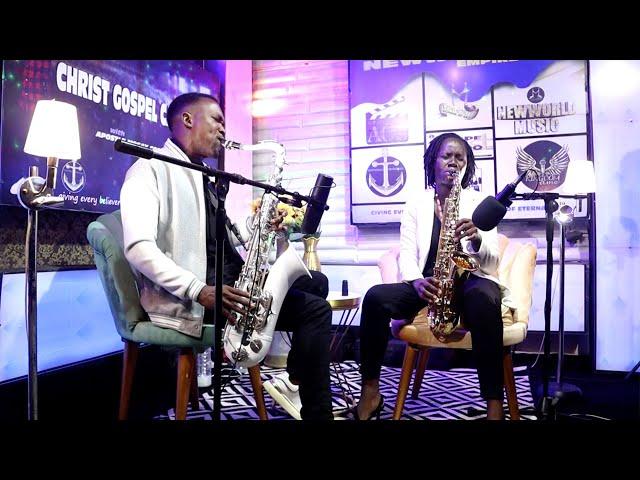 Lovely SAX DUET by Mosax & Verasax (EASTER MEDLEY SAX CHALLENGE)