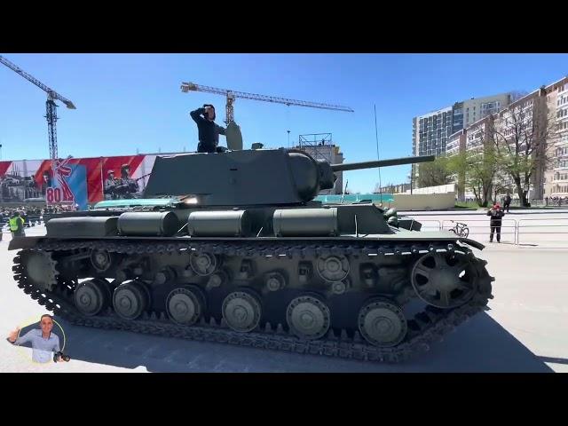 Памятное шествие военной техники времен ВОВ в г.Верхняя Пышма