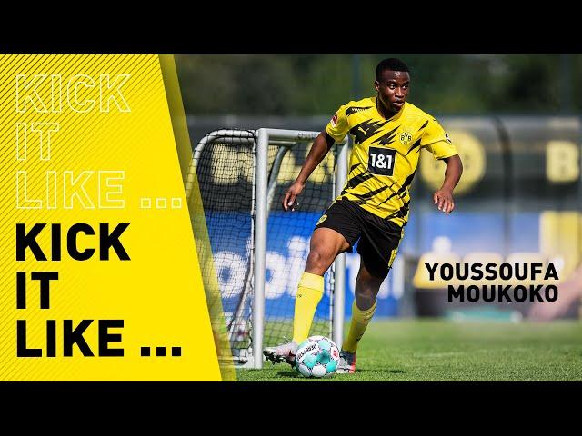 Kick it like Youssoufa Moukoko | Name his trick