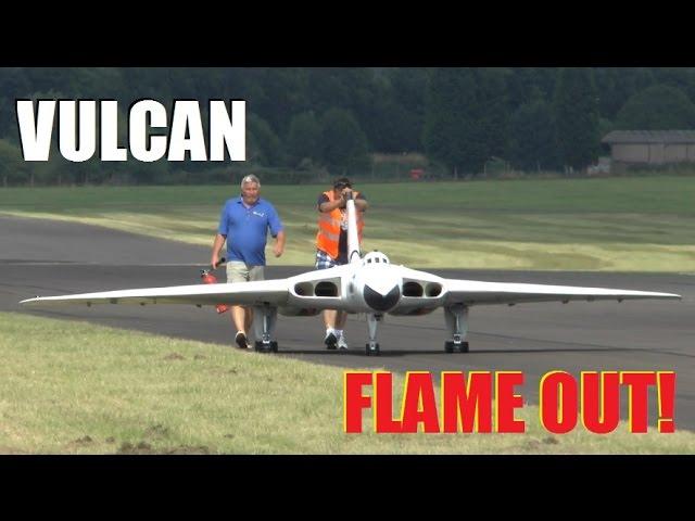 GIANT SCALE RC VULCAN XH558 [20FT WINGSPAN]  (DAVID JOHNSON): COSFORD LMA MODEL SHOW 2014