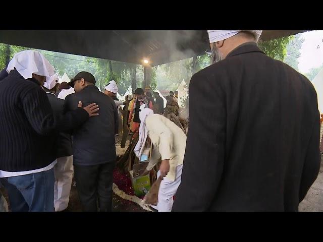 PM Narendra Modi attends last rites of former PM Manmohan Singh