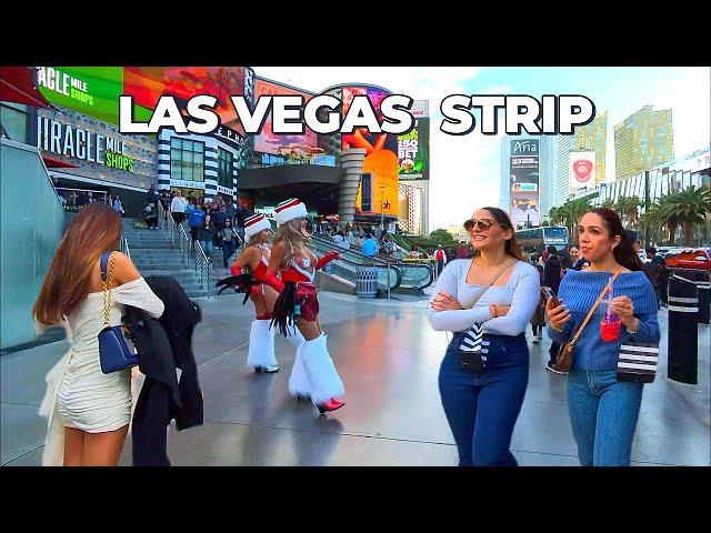 Las Vegas Strip Christmas Walk - Christmas Eve in Las Vegas - December 2024