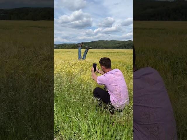 Change of VIEW with a PHONE & CHAIR  with @xiaomi #mi11ultra #photoshoot #jordikoalitic #shorts