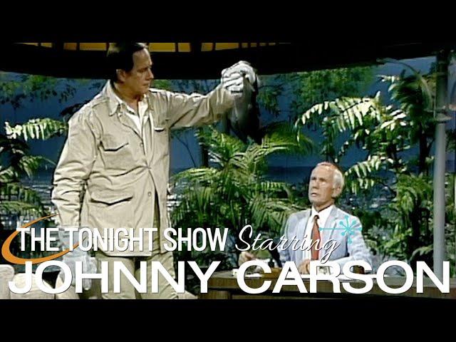 Jim Fowler’s Bat Gets Loose and Johnny Hits the Ceiling | Carson Tonight Show