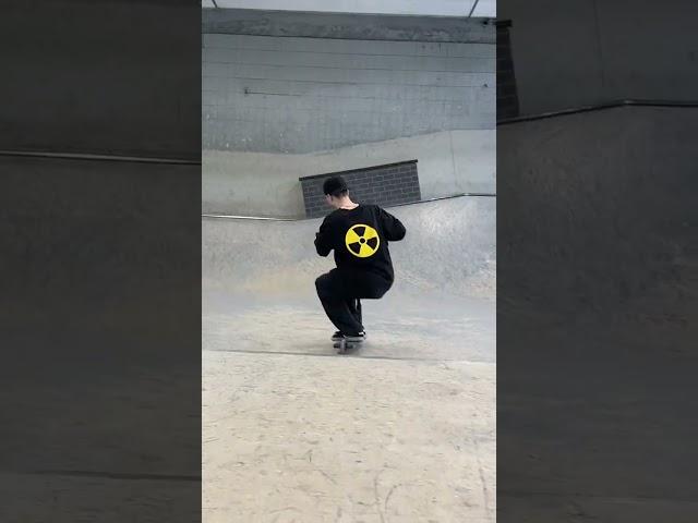 OG Scooter rider Roberts - Taktika.lv PRO Scooters team - Whip Fs Boardslide - Spotcenter skeitparkā