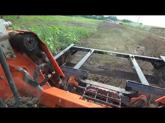 Using the Kubota Grader. SG2572.  ( Part 1 )