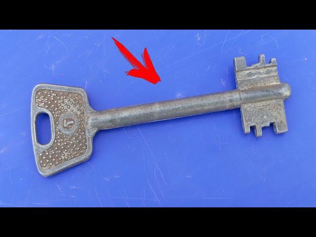 Few people know about this DOOR KEY function!!!