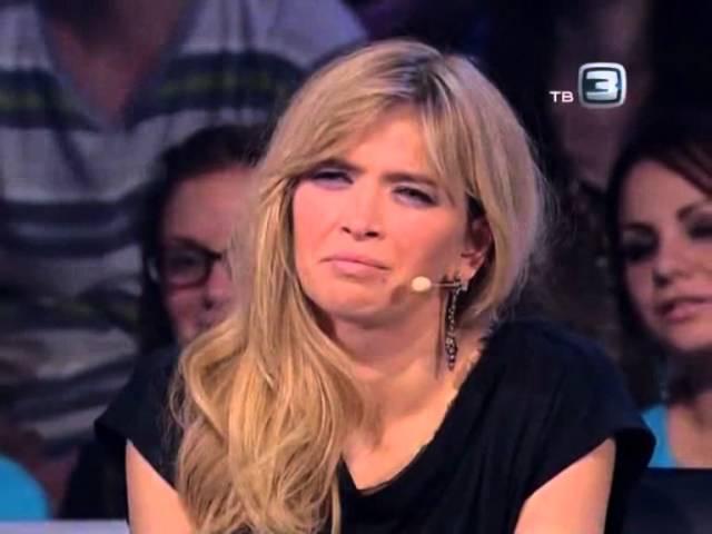 Фокусник случайно отрезает голову ассистентке. Игорь кио фокусы. Гимназия 175 казань ильназ галявиев. Фокусник случайно отрезает голову ассистентке. Правда разрезал ассистентку.