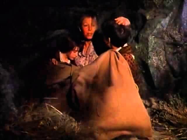 The Waltons - Jim Bob Scares a Bear