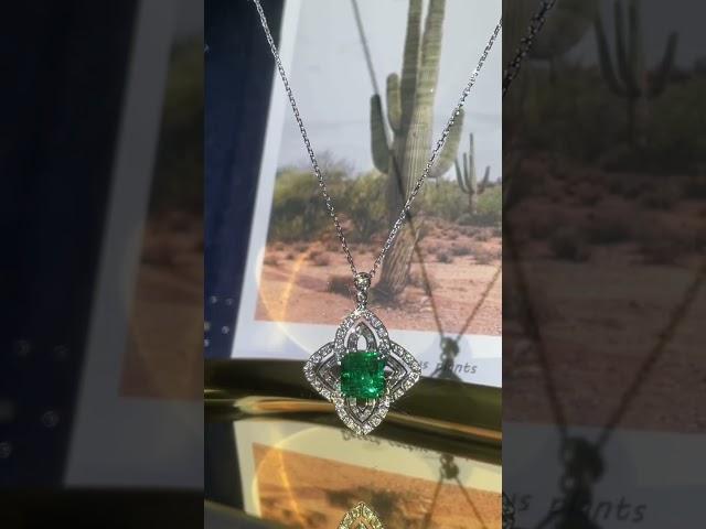 祖母绿宝石项链Emerald pendant. High-end.