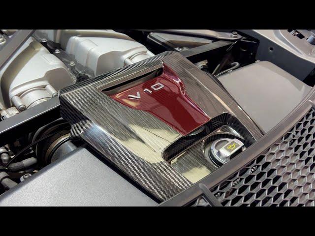 Installing our Carbon Fibre Engine Cover for Audi R8 V10