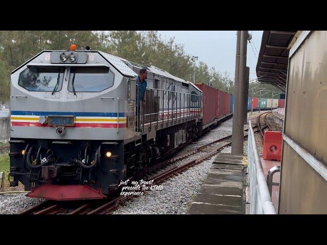 KTMB 26104 Tanjung Dungun locomotive with container wagons heading to West Port, Pulau Indah.