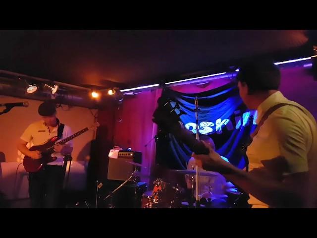 REVOLUTIONS PER MINUTE – THE ROOSTER [Live@Sonderbar]