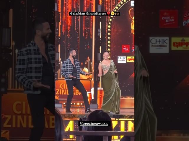 Shahid & Alia on Saree Ka Fall Sa  #shahidkapoor #bollywood #music #aliabhatt