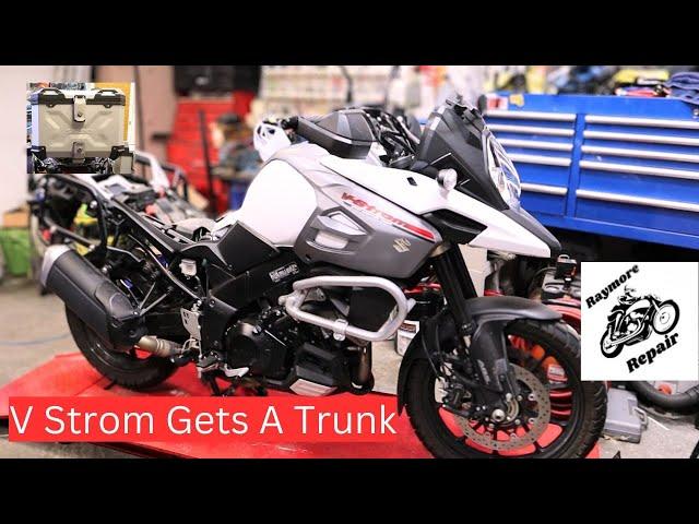 DL1000AL8 Trunk. We mount a Trunk on The Suzuki V-Strom. How to mount your trunk on your DL1000