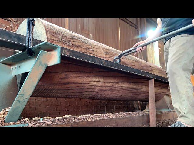 How The Giant Wood Lathe Works // The Old Woodcutter's Wood Turning Skills